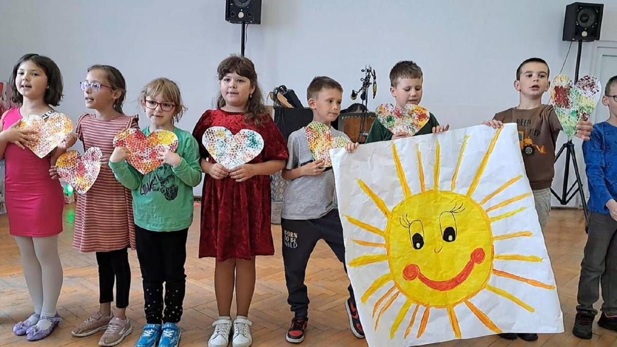 Děti z Bujanova potěšily seniory zpěvem, tancem i dárečkem