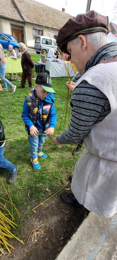 Šatovský kupec, trhy, zábava, vystoupení našich dětí, šermířů, ukázky módy a moře pochutin si užili návštěvníci tradičních šatovských trhů. Počasí nám vyšlo báječně.
