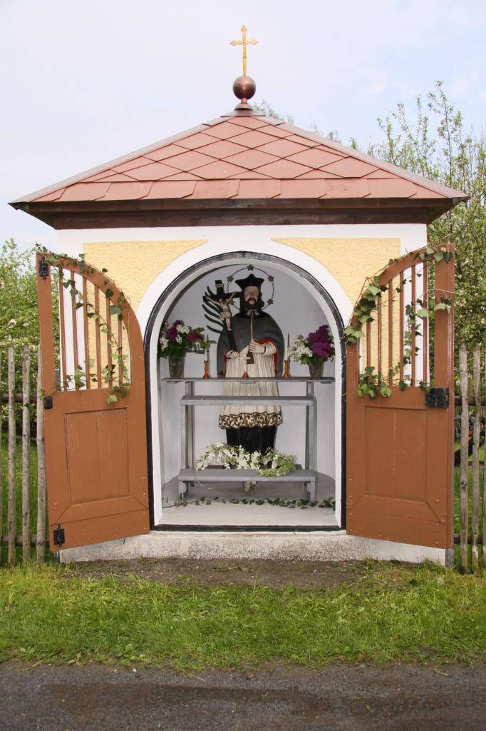 Vysvěcení kapličky sv. Jana Nepomuckého  (za pivovarem)  Svatá mše v kostele sv.Jiří  výstava v sále Sokolovny  výstava techniky před Sokolovnou