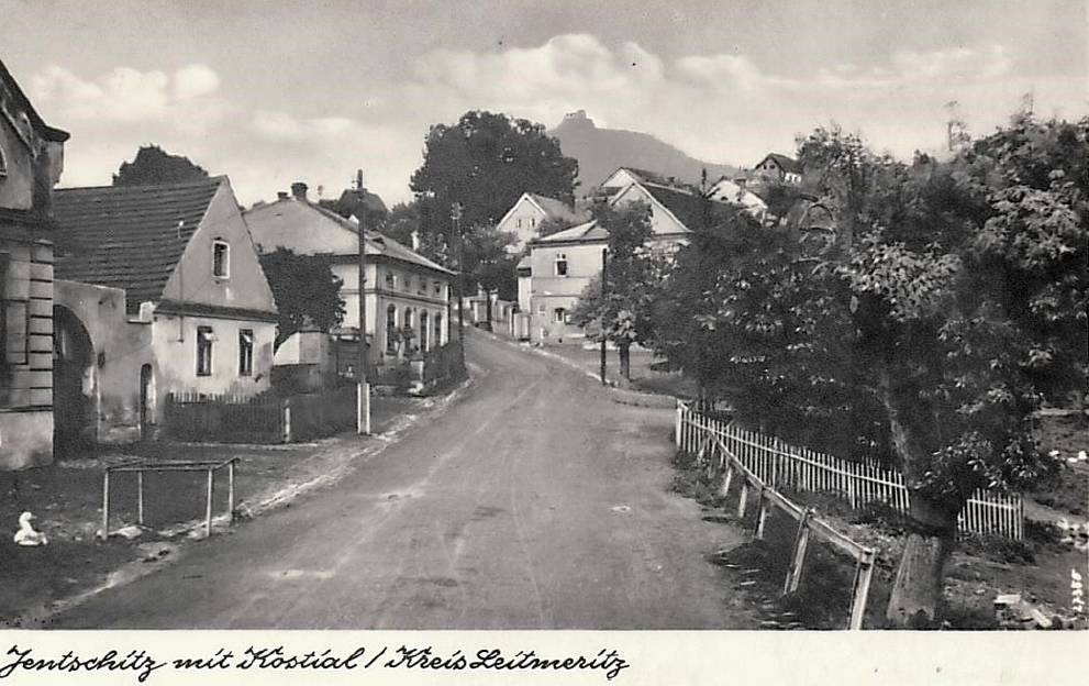 Srdečně vás zveme na výstavu historických fotografií,která se uskuteční v neděli 18.5. od 14 hod.na sále KD.Součástí bude výstava snímků pana K.Proška.