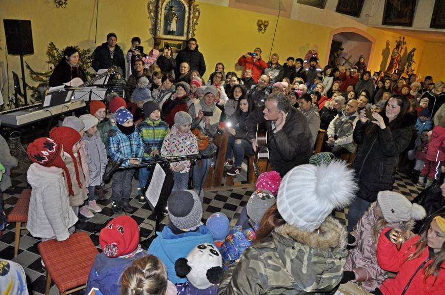 29. listopadu 2019  Žáci ZŠ a MŠ Meclov + Postřekovský soubor