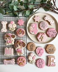 Její sady si lidé nejvíce objednávají na dětské oslavy. Největší úspěch však měly velikonoční výtvory.