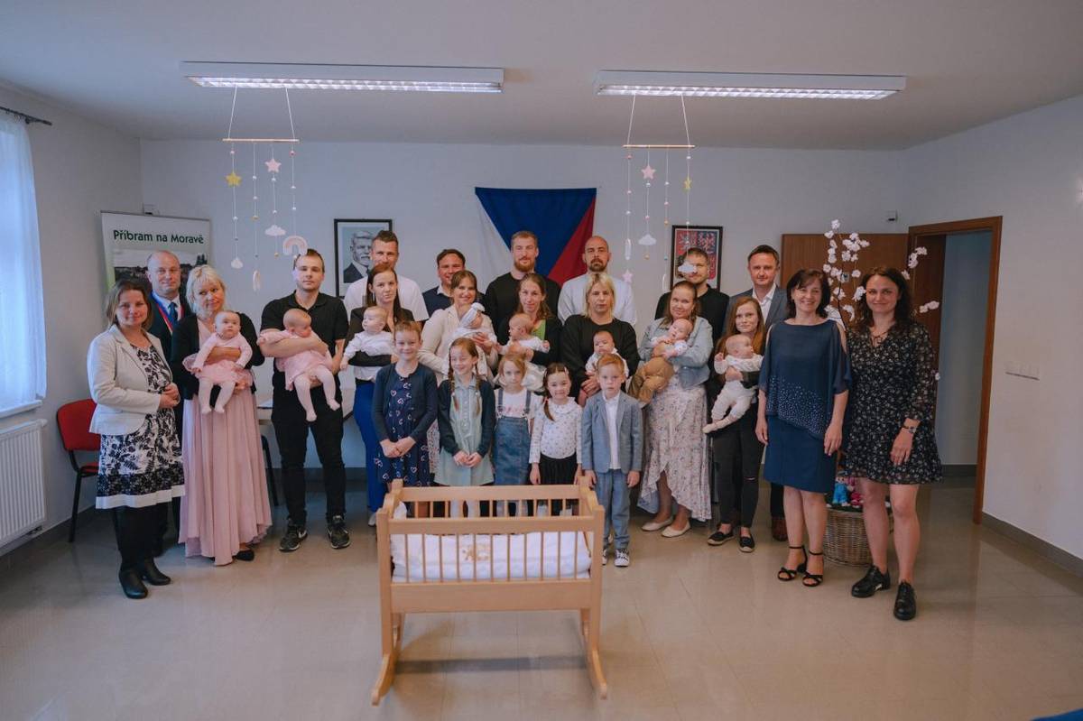 V neděli 18.5.2025 jsme v zasedací místnosti OÚ Příbram na Moravě slavnostně přivítali do života 8 nových občánků naší obce.