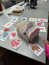 Novoročenky (PF) paní Němečkové jsou k vidění dodnes a připomínají poetický svět její tvorby.