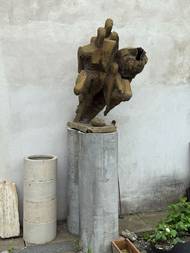 Zdeněk Němeček, který ateliér převzal, se specializoval na sportovní sochařství.