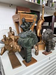 Zdeněk Němeček, který ateliér převzal, se specializoval na sportovní sochařství.