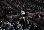 Papež Lev XIV. při příjezdu na inaugurační mši