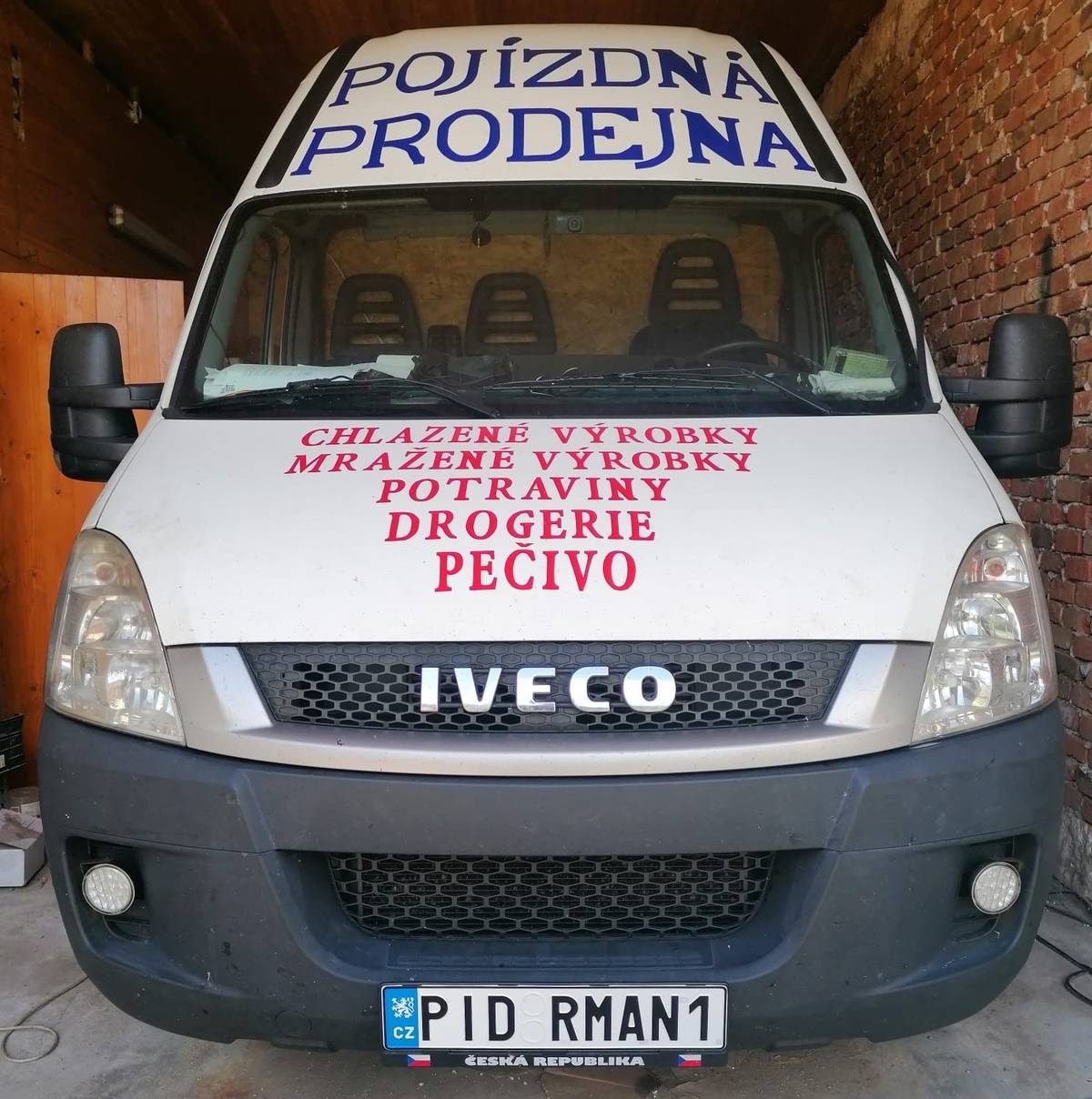 V pátek 23.5. v 11:40 přijede do vsi na obvyklé stanoviště před č.p. 6 pojízdná prodejna, prodej bude každý pátek. Sortiment: chlazené a mražené výrobky, pečivo, potraviny, drogerie, možnost objednání na příští závoz. Přijďte si nakoupit, obhlédnout sortiment a ceny.