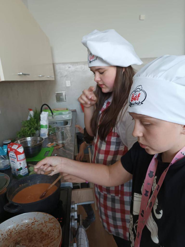Jaro přineslo do družiny spoustu nápadů k příjemnému strávení volného času. :)