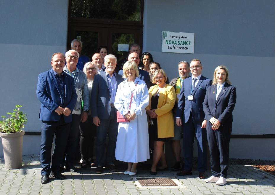 Dne 27. května 2025 navštívil prezident Petr Pavel se svou manželkou v rámci cesty po Moravskoslezském kraji také neziskovou organizaci Nová šance, z. s., která působí na katastru obce Šilheřovice.