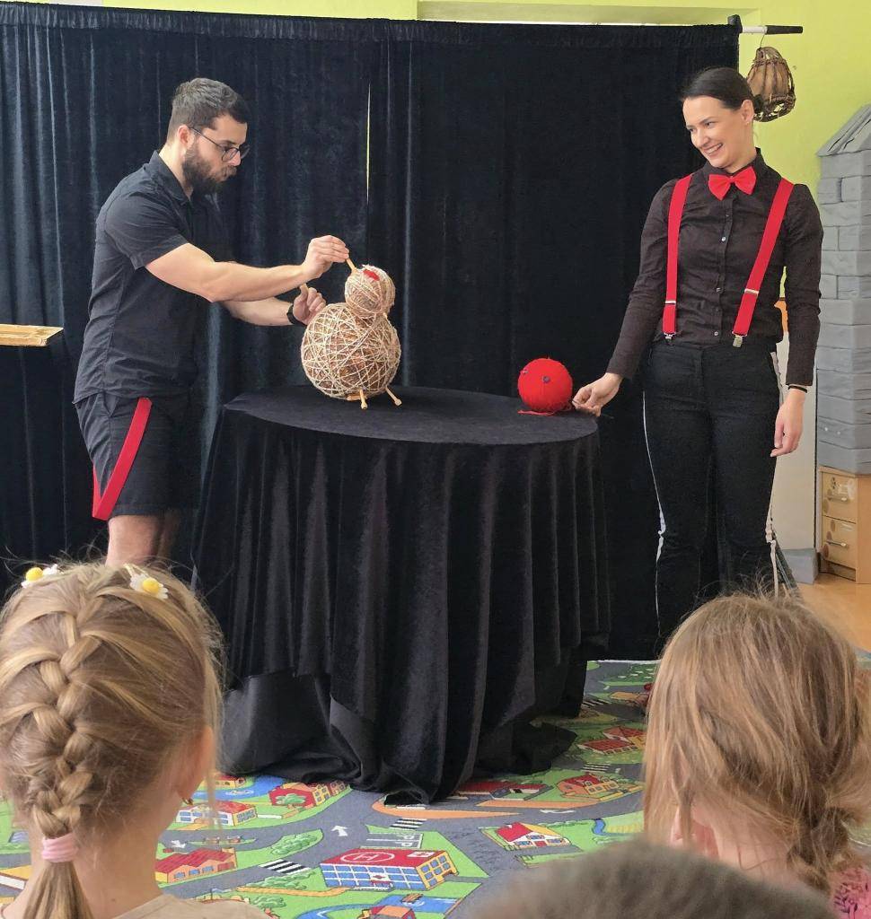 Divadlo - Guľko Bambuľko v MŠ Hrabičov