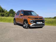 Na výběr je z deseti barev karoserie, což je hodně. Bez příplatku je bílá.