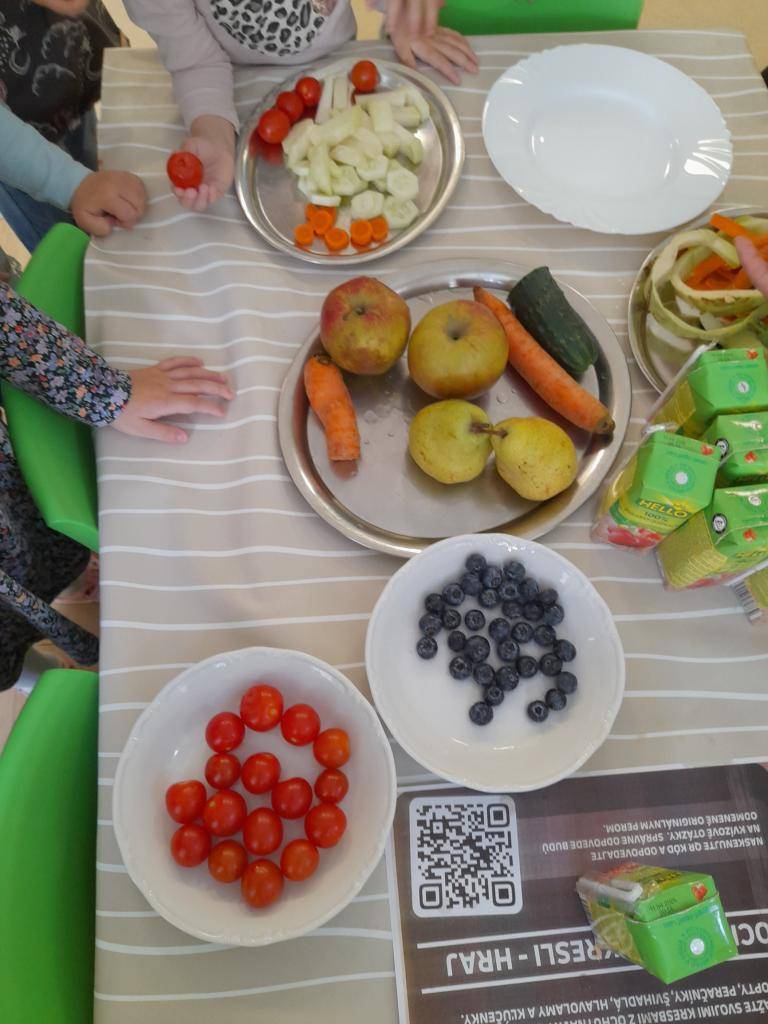 Dňa 21.05.2025 sa Materská škola vo Vidinej zapojila cez projekt Školské ovocie do akcie "Ochutnávka so súťažou", ktorá bola zameraná na zdravú stravu a zdravé stravovacie návyky.