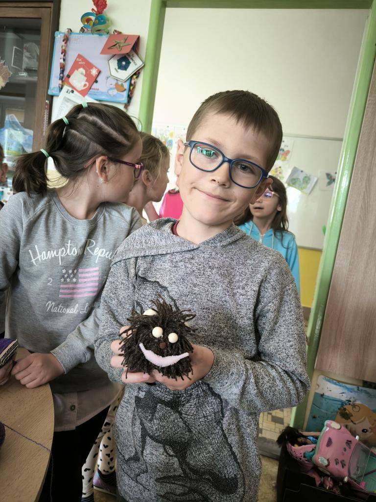 Měsíc květen se ve školní družině nesl ve znamení barev, radosti a dobrých skutků. Děti se zapojily do pestrých aktivit, které jim přinesly nejen zábavu, ale i nové zážitky a poznatky.