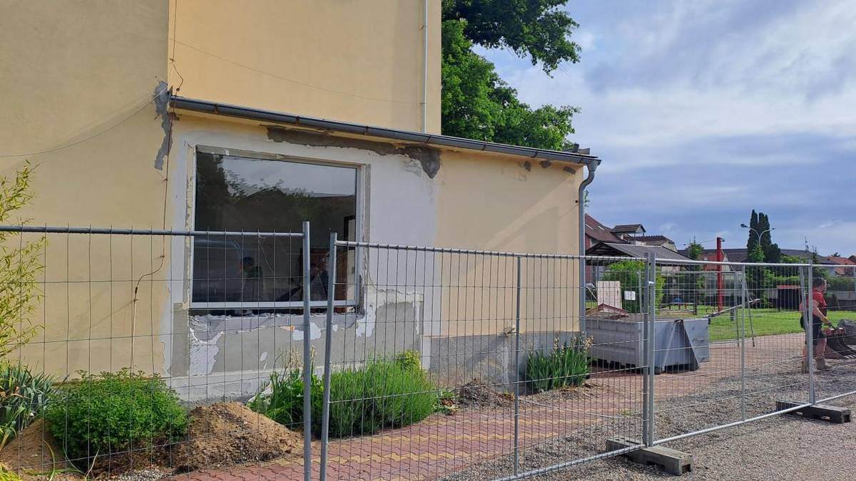 12.5.2025 začala rekonstrukce naší školy a školky. Fotografie budou vkládány průběžně