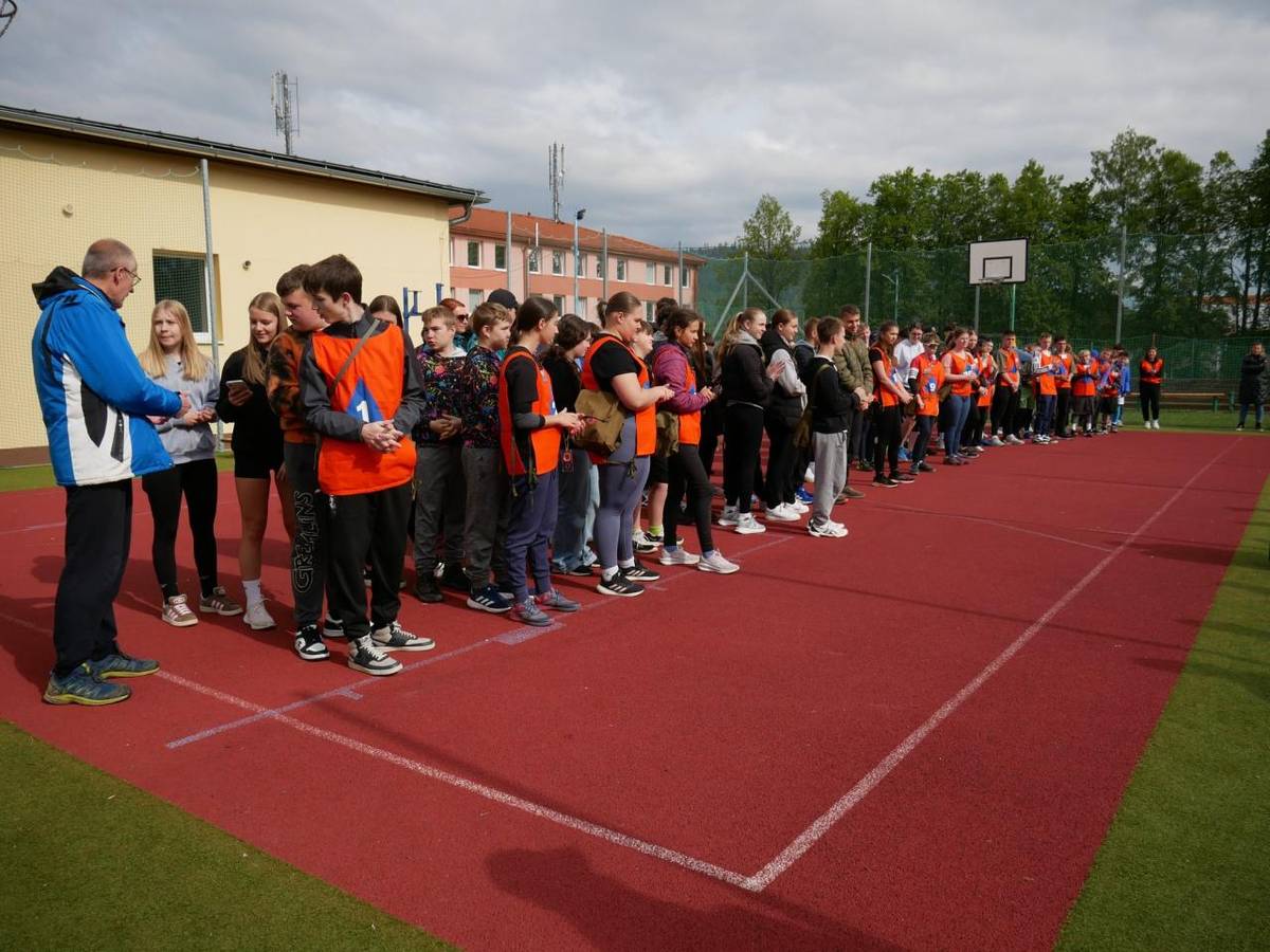 Okresné kolo súťaže mladých záchranárov civilnej ochrany sa uskutočnilo dňa 14.05.2025 v priestoroch ZŠ s MŠ Spišské Bystré za účasti 20 družstiev z okresu Poprad a Levoča.