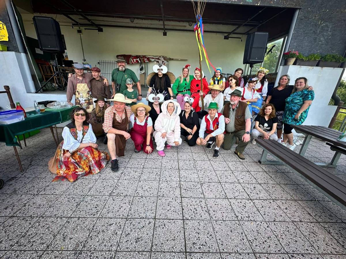 Dvanáct měsíčků je krásná česká pohádka od Boženy Němcové. Na její téma si užily děti spoustu úkolů a soutěží v neděli 1. června 2025 v areálu TJ Sokol Losiná.