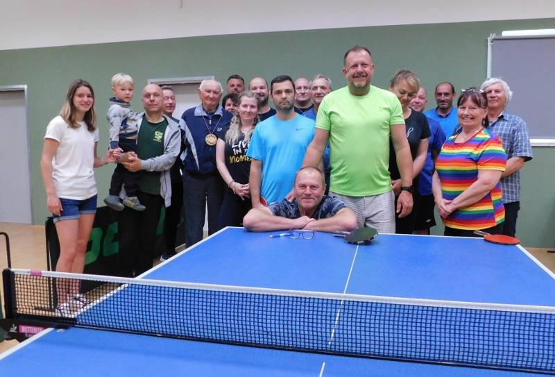Sokol Drahlín pořádal 31. května 2025 již tradiční Turnaj neregistrovaných hráčů stolního tenisu v drahlínské hale.