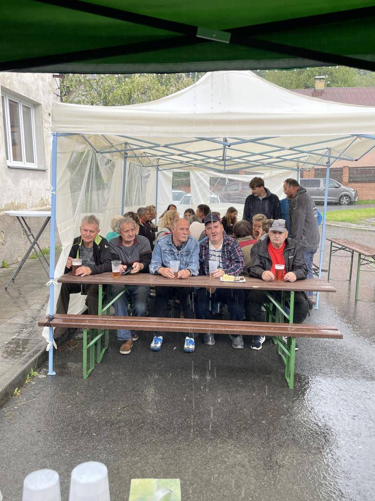 I přes nepřízeň počasí se uskutečnilo smažení vajec, s mírným zpožděním začátku o to dyl se to protahlo