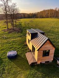 Svůj sen si splnil. V šestnácti letech postavil první tiny house.