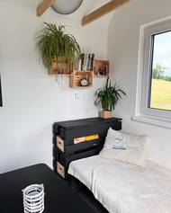 "Přemýšlel jsem, jak s takovou částkou rozumně naložit. Pak jsem na Instagramu narazil na fenomén tiny housů, malých domečků, které v té době byly v Česku asi tři nebo čtyři."