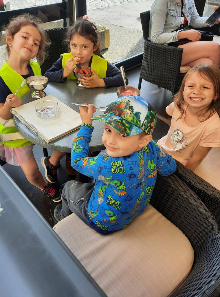 Po zmrzce jsme se olizovali až za ušima a hřiště Na Splávku bylo nej!