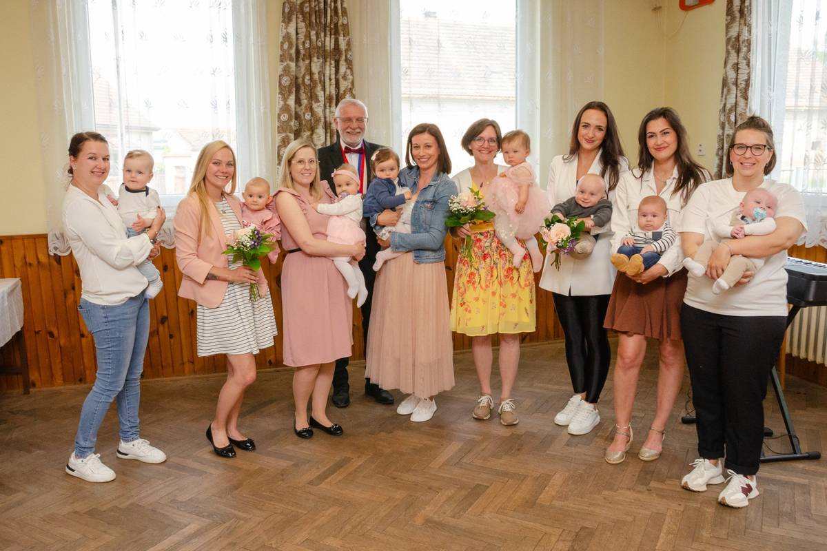 Ve středu 21. května 2025 přivítal starosta Černic Vladislav Sloup osm nových občánků obvodu – čtyři děvčátka a čtyři chlapečky. Více informací a fotografie si můžete prohlédnout na webu MO8.