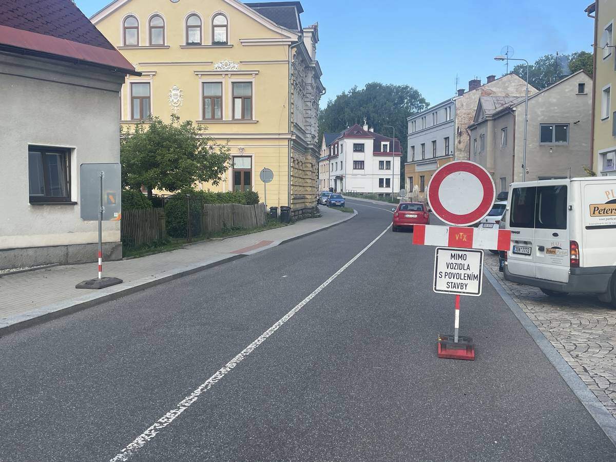 Od pátku 6. 6. 2025 se provoz linek MHD č. 101, 105 a 113 vrací zpět do Nádražní ulice. Obnovuje se zastávka Rychnov, nádraží (před nádražní budovou) a Rychnov, náměstí pro směr do Jablonce nad Nisou (před křižovatkou ulic Nádražní x Školní)