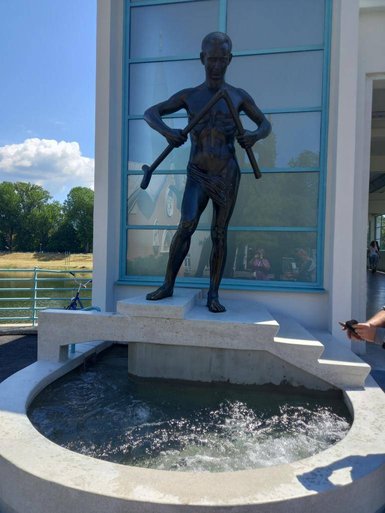 32. ročník otvorenia letnej kúpeľnej sezóny v Piešťanoch v sprievode zástupcovia obce po 3 krát