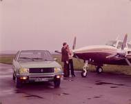 Poznáte je od sebe snadno, lidovější R20 dostal dva obdélníkové světlomety vpředu. Kromě toho třeba i zadní bubnové brzdy nebo menší nádrž.