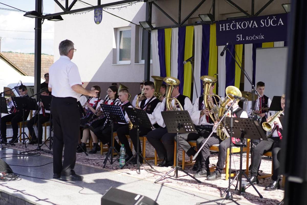 Koncom mája tohto roku sa u nás uskutočnil 51. ročník FDH Hečkova Súča. Bolo nám cťou privítať na pódiu Detskú dychovú hudbu R. Hečku, Detský folklórny súbor Čerešenka zo Smoleníc, MDO Morava z Hulína, Dychovú hudbu Maguranka Junior, Dychovú hudbu Krásnika a Dychovú hudbu Záhorienka.