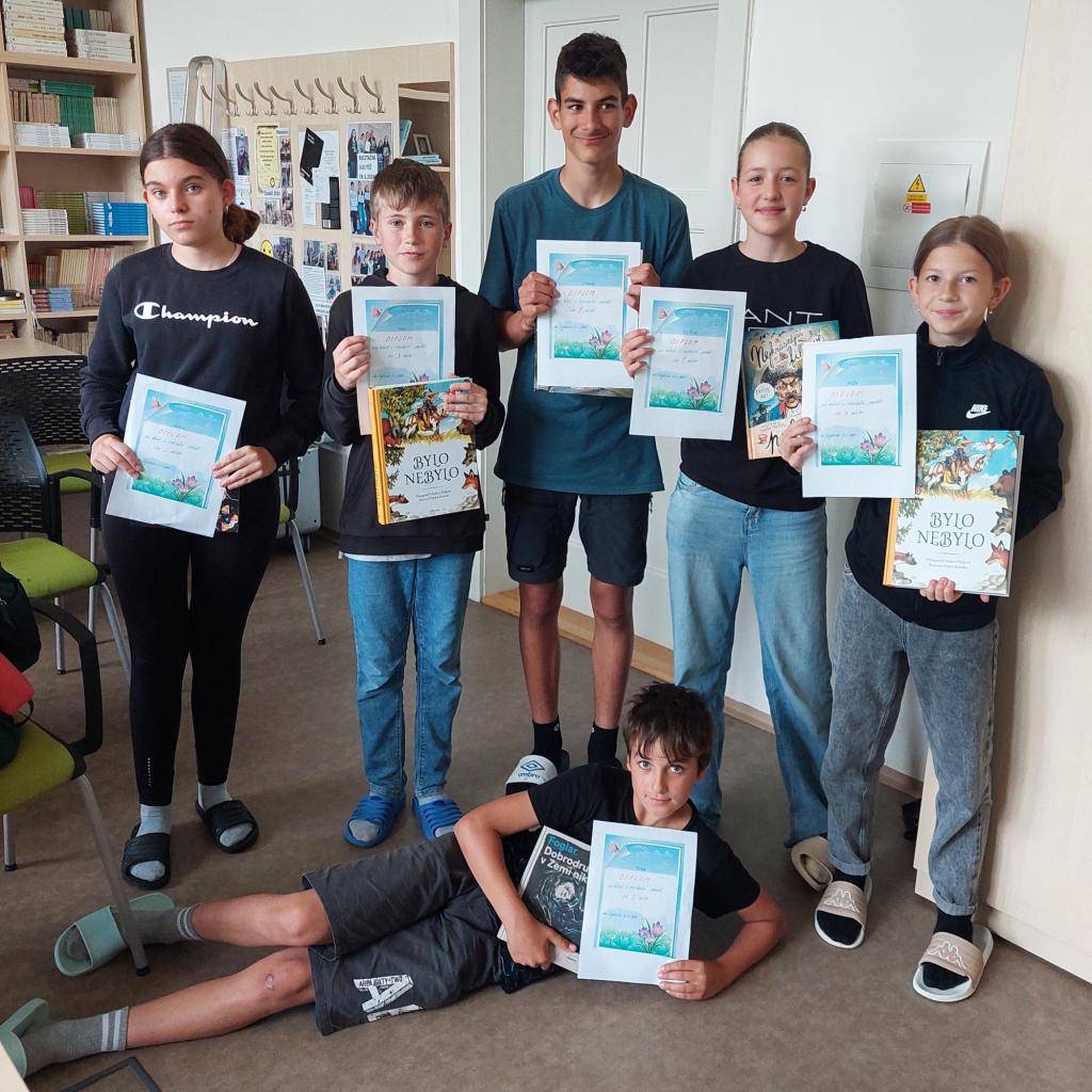 Dne 5. června se žáci z druhého stupně účastnili soutěže v přednesu. V knihovně školy podali skvělé výkony, za které byli odměněni knihou z nakladatelství Albatros. Akce se vydařila a všichni soutěžící si užili příjemné setkání.