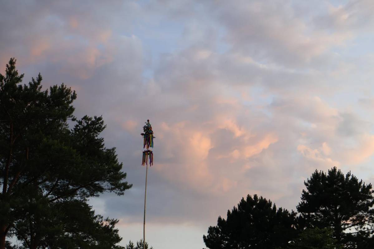 Stavění hodové máje 6. 6. 2025