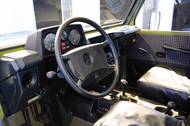 Typický volant mercedesů 70. a 80. let bez třícípé hvězdy.