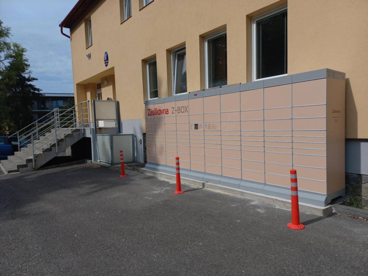 U OÚ Bohutín byl vybudován nový - větší Z-Box. Tento byl umístěn vedle schodů na OÚ Bohutín.