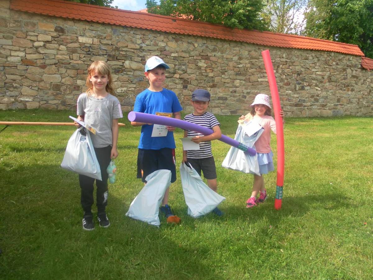 T.J. Sokol Libouchec ve spolupráci s obcí uspořádal tradiční turnaj ve cvrnkání kuliček do jamek. Počasí se vydařilo, soutěžících sice bylo pomálu, ale všichni si hru užili.