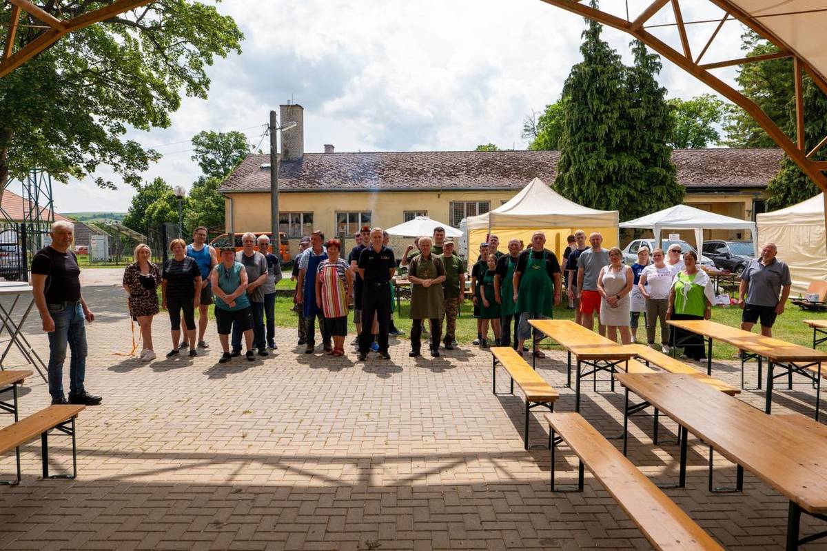 Podujatie sa konalo v areáli futbalového ihriska. Súťaže sa zúčastnilo 9 tímov.