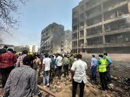 Místní obyvatelé blízko místa nehody