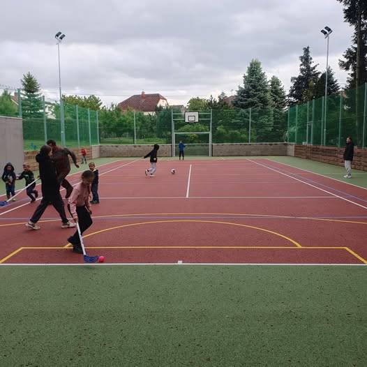 Občané si od 12. června 2025 mohou na obecním úřadě vyžádat přístupový kód ke vstupu na víceúčelové hřiště.