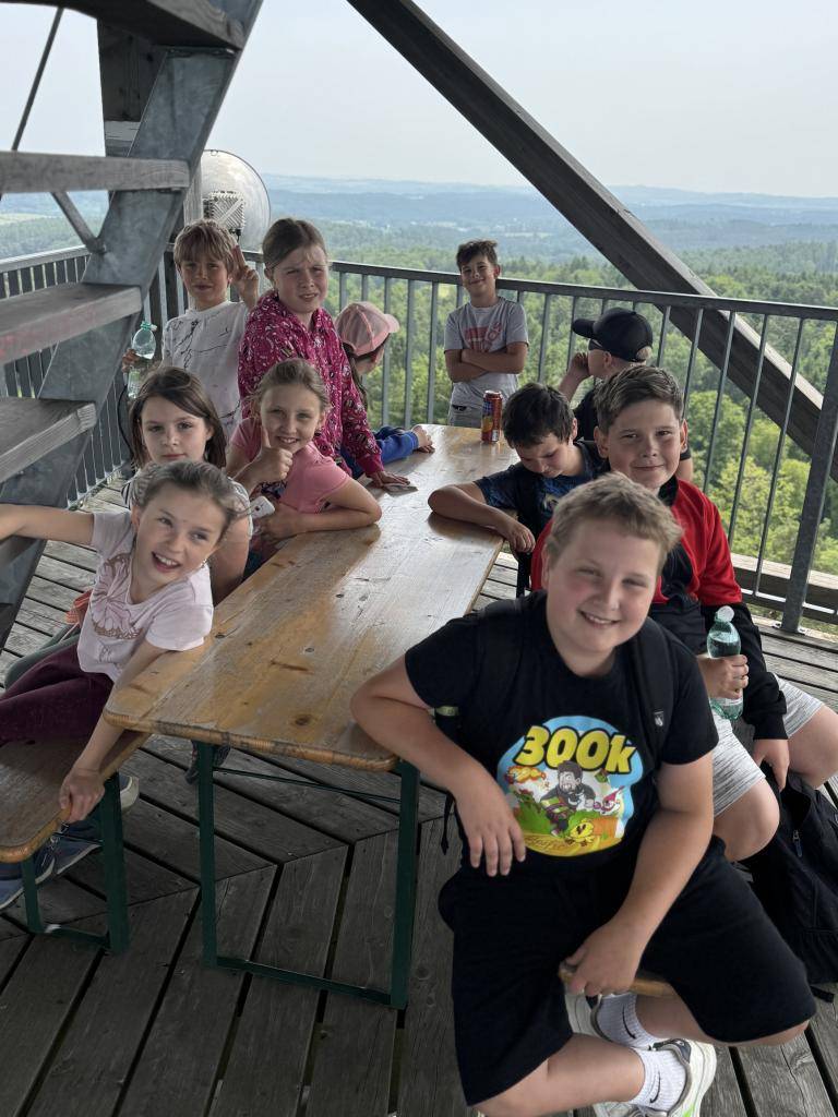 Výstup třeťáků a čtvrťáků na valtínovskou Rozhlednu U Jakuba a prohlídka Ďáblovy prdele