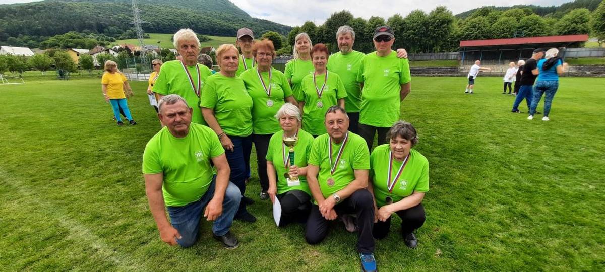 Zástupcovia dôchodcom sa zúčastnili olympiády a úspešne reprezentovali našu obec vo viacerých disciplínach.