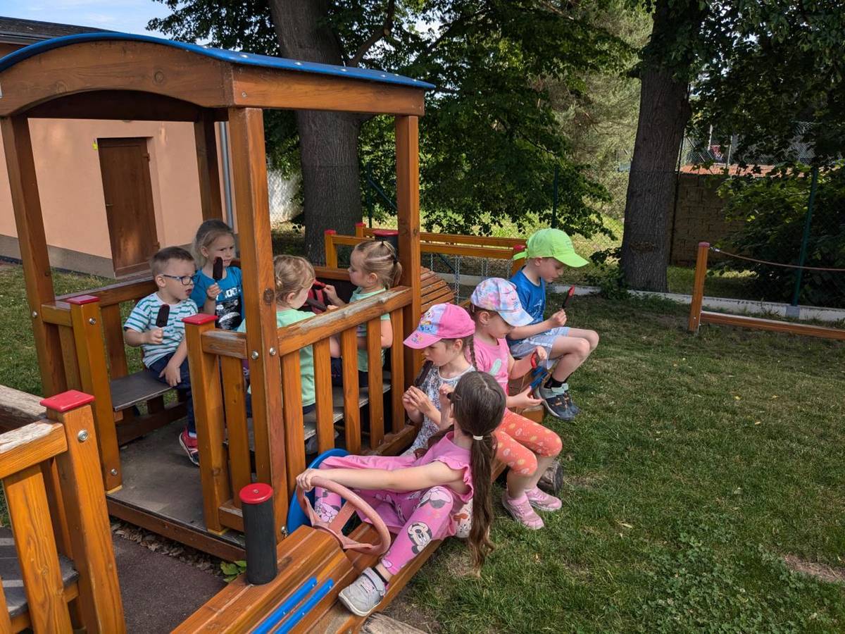 Kreslení na chodníku + zmrzka