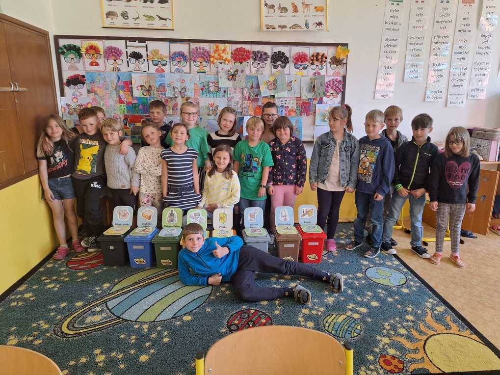 Pro všechny třídy 1. stupně jsme 12. června připravili program Tonda obal na cestách.