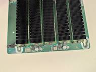 Pátá generace serverů Seznam Montovna. Jde o verzi se základní deskou ASRock. Deska, která se připojuje k základní desce, obsahuje šest disků NVMe.