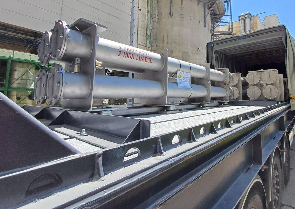 historicky první palivové soubory od společnosti Westinghouse dorazily do Jaderné elektrárny Dukovany. Následují po dodávkách do Temelína. Rozšíření počtu dodavatelů a první dodávky představují významné posílení energetické bezpečnosti České republiky.