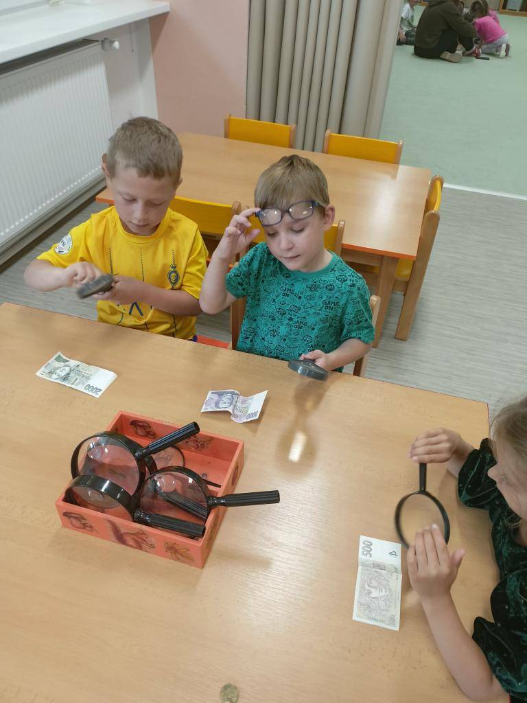 aktivity a činnosti za měsíc červe