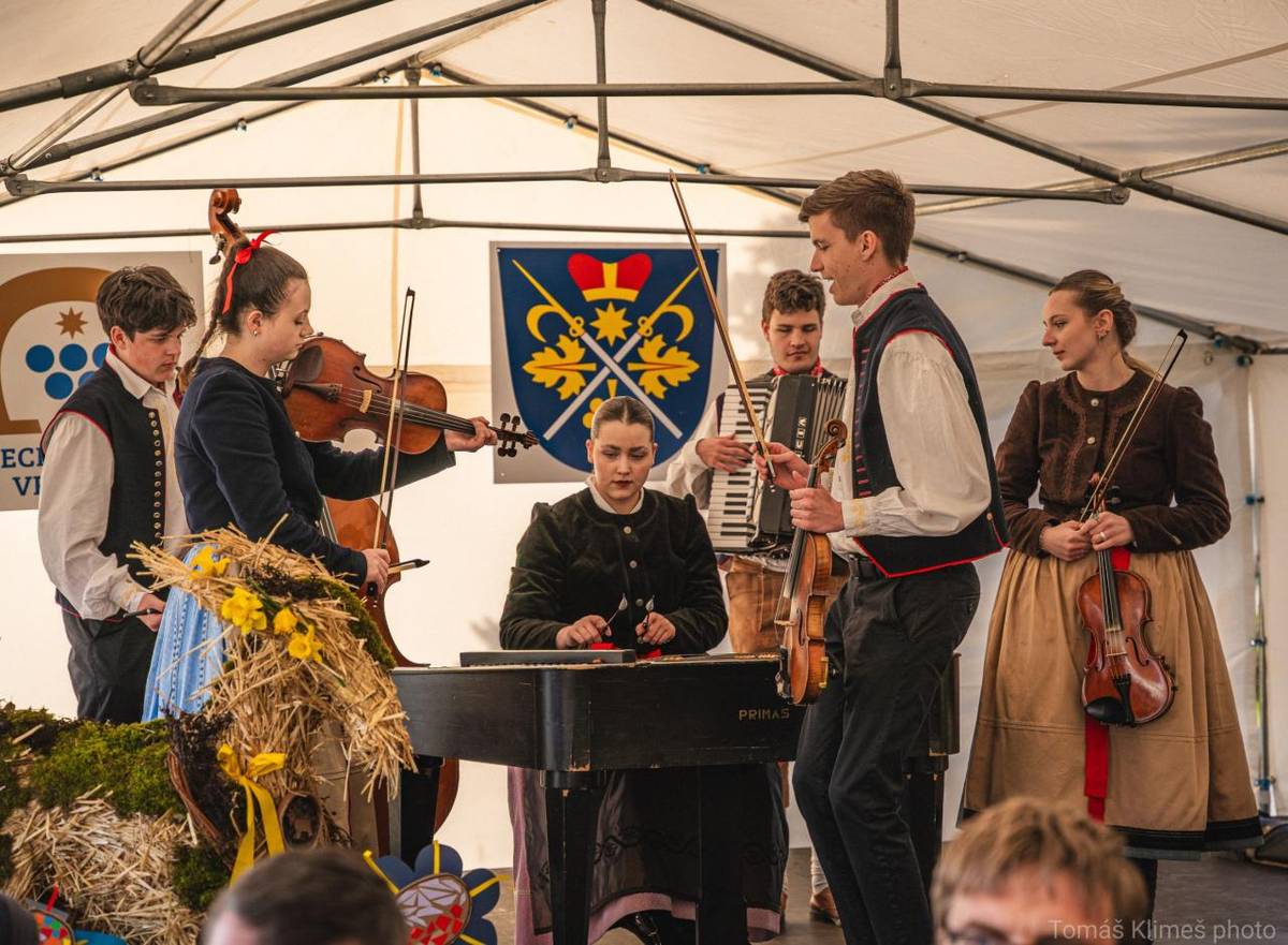 Odemykání naučné stezky a košt vína