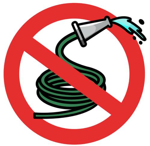 Obec Předslav vydává s okamžitou platností zákaz zalévání zahrádek a doplňování vody v bazénech z obecního vodovodu jak pro území Předslav a Měcholupy, tak i Petrovičky a Makov.