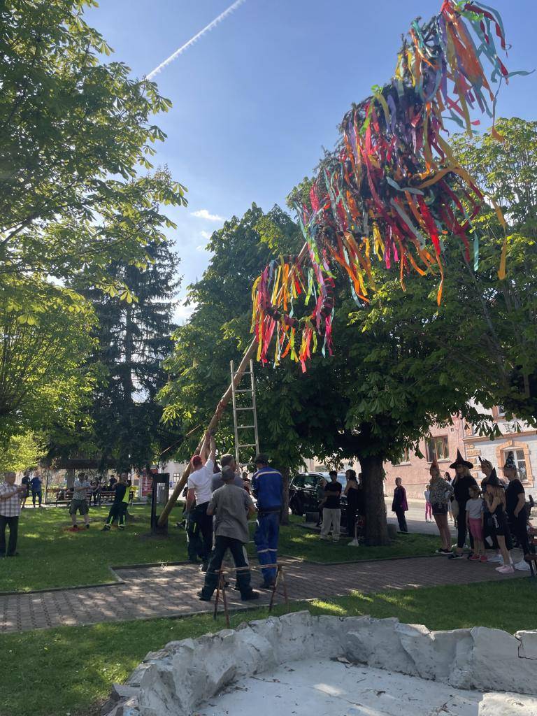 Stavění májky a pálení čarodějnic 2025