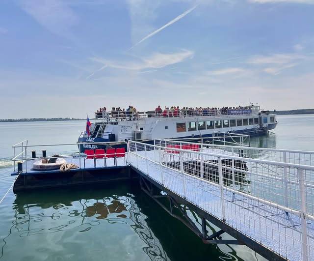 Vážení občania,    obec Šarišská Poruba spolu s Rozvojovým tímom Šarišská Poruba organizuje Zážitkový výlet najmä pre dôchodcov na Zemplínsku Šíravu vo štvrtok 26.06.2025 .